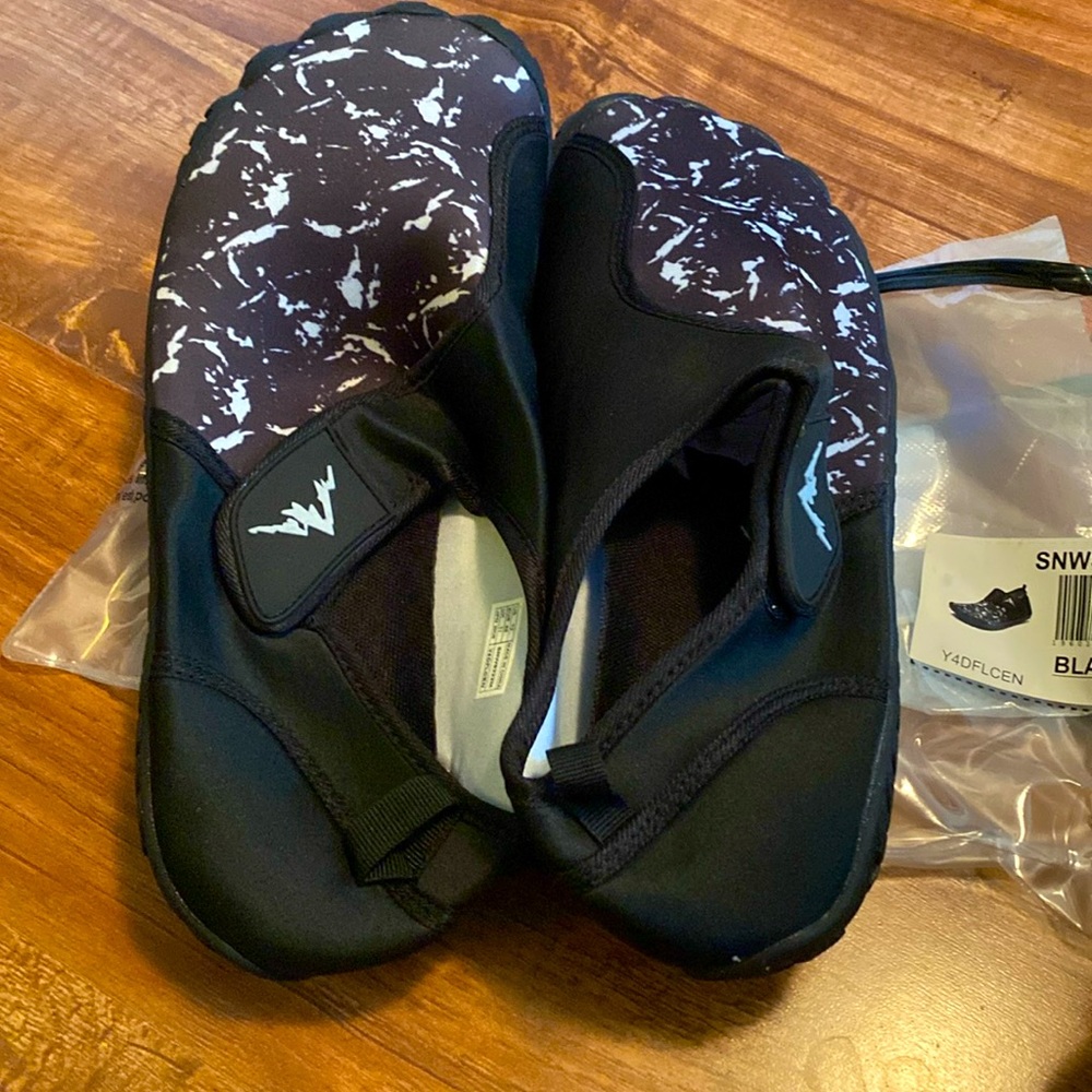 Water shoes